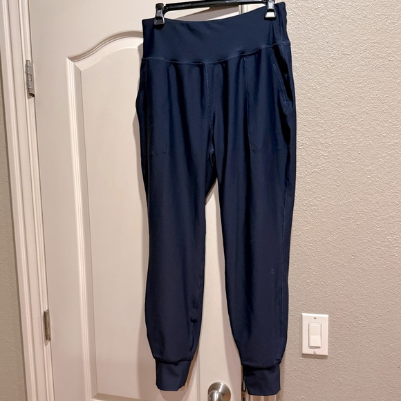Old Navy Powersoft joggers in navy blue with pockets L - Picture 3 of 5